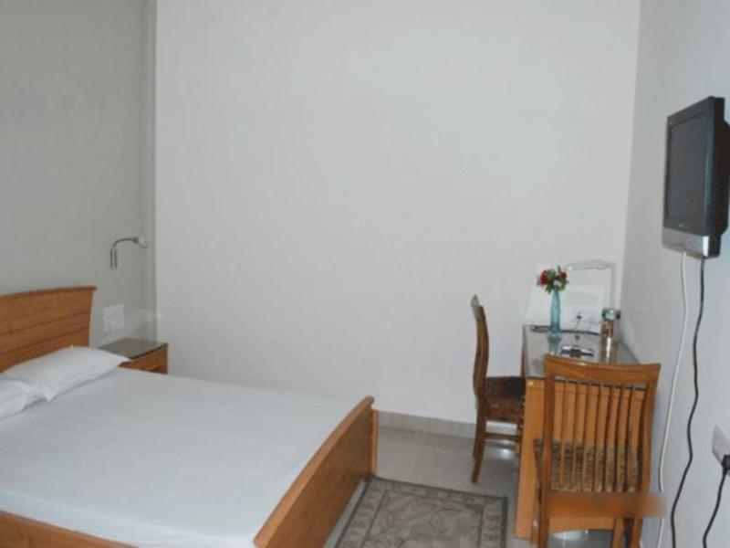 Hotel Treebo Palm Tree Palam Vihar à Gurgaon Extérieur photo