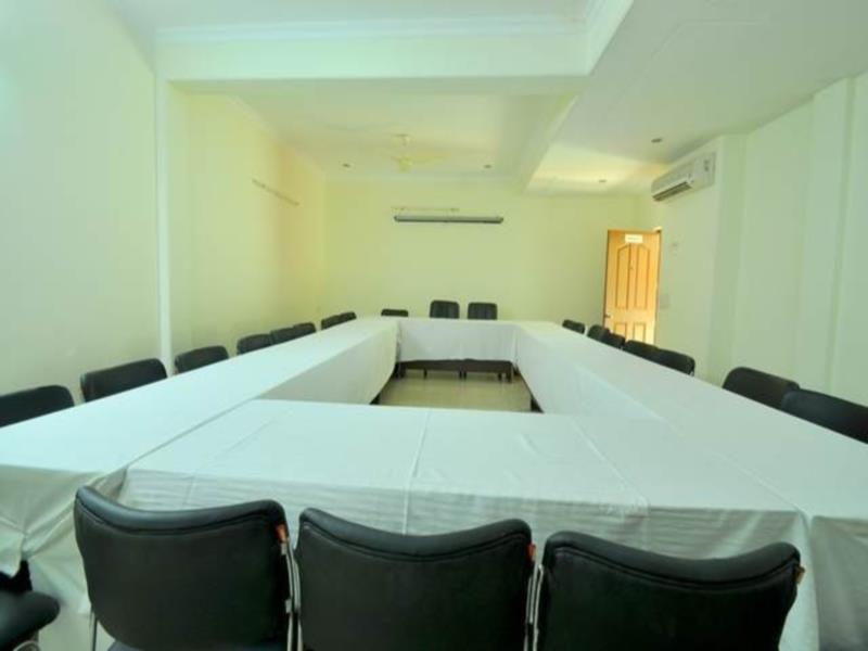Hotel Treebo Palm Tree Palam Vihar à Gurgaon Extérieur photo